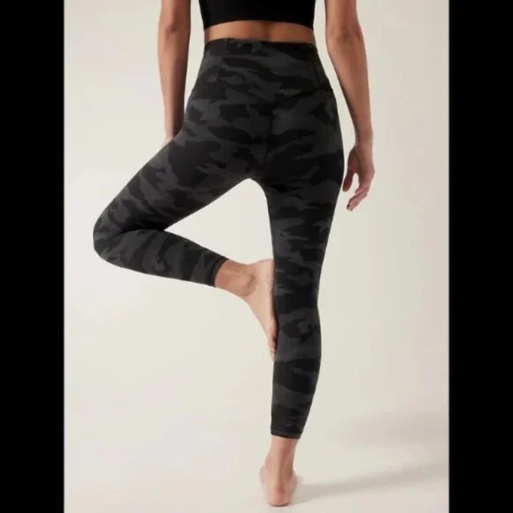 Athleta camo contender leggings